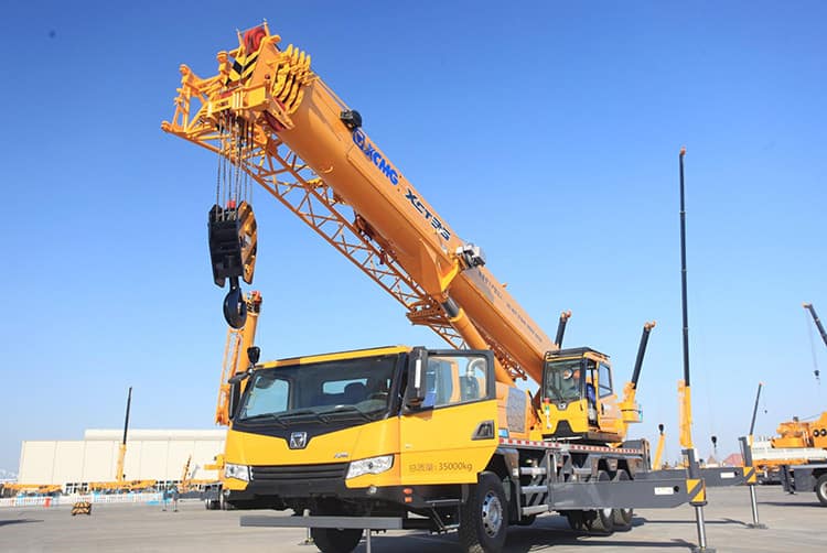 XCMG 35 ton Truck Crane XCT35 China small mobile crane truck for sale